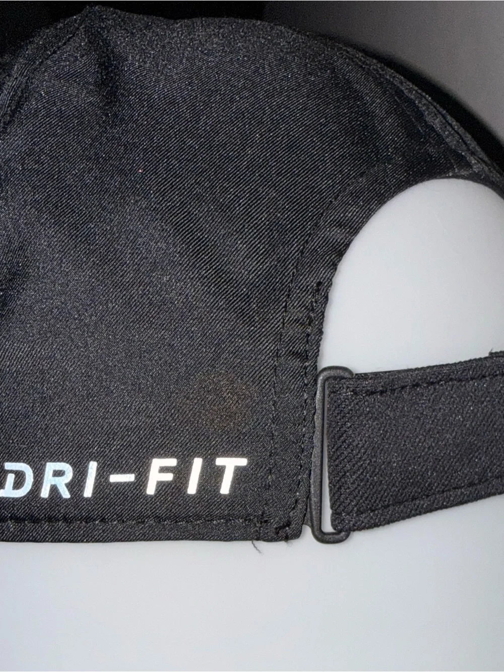 Nike Featherlight Dri-FIT Unstructured Black hat with reflective accents